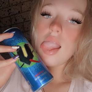 Meet your Posher, Phoebe